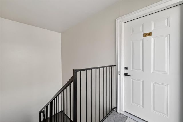 1811 Stoney Brook Drive 91, Houston, TX 77063