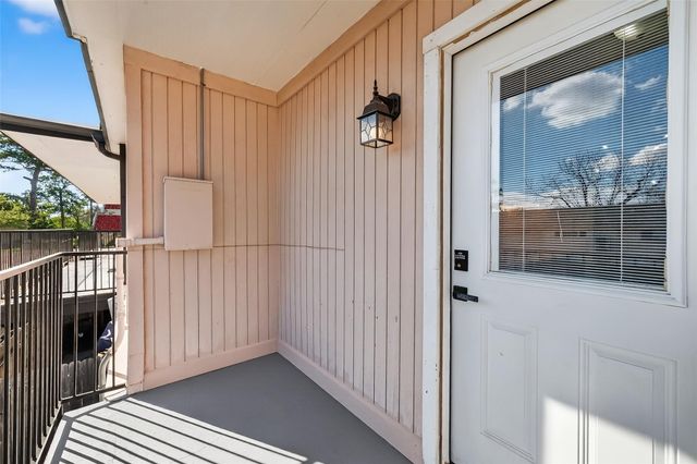 1811 Stoney Brook Drive 91, Houston, TX 77063