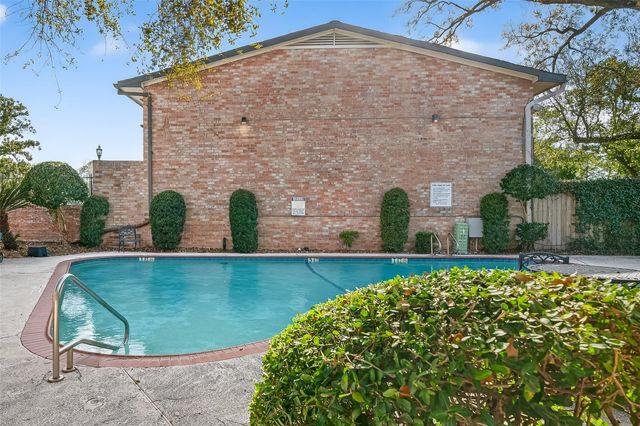 1811 Stoney Brook Drive 91, Houston, TX 77063