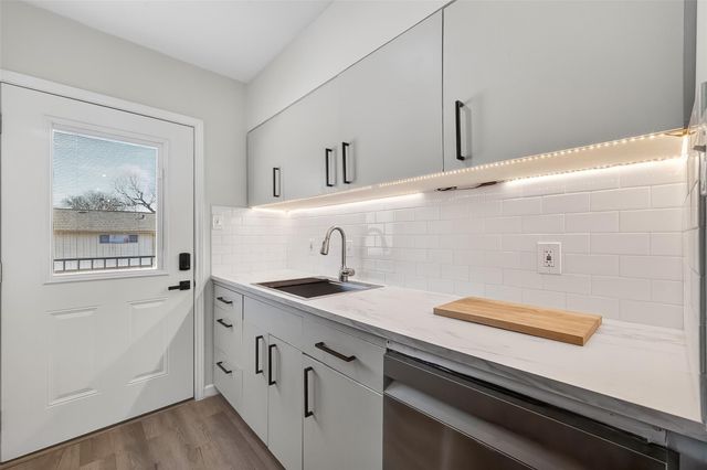 1811 Stoney Brook Drive 91, Houston, TX 77063