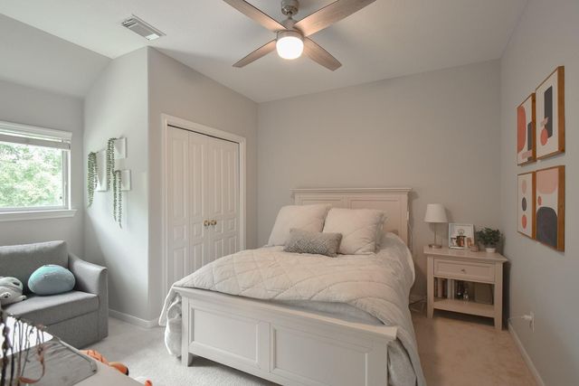 7 E Shale Creek Circle, The Woodlands, TX 77382