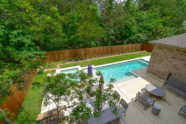7 E Shale Creek Circle, The Woodlands, TX 77382