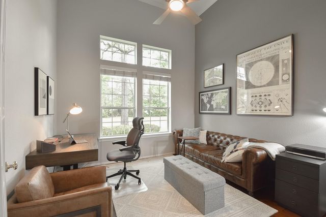 7 E Shale Creek Circle, The Woodlands, TX 77382