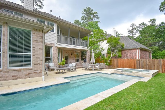 7 E Shale Creek Circle, The Woodlands, TX 77382