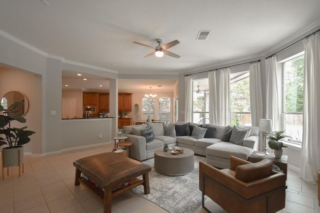 7 E Shale Creek Circle, The Woodlands, TX 77382