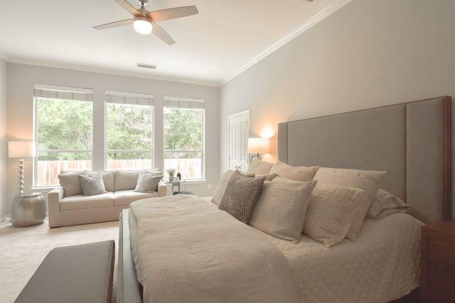 7 E Shale Creek Circle, The Woodlands, TX 77382