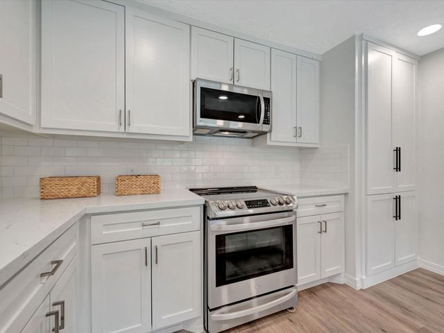 109 Country Lane, League City, TX 77573