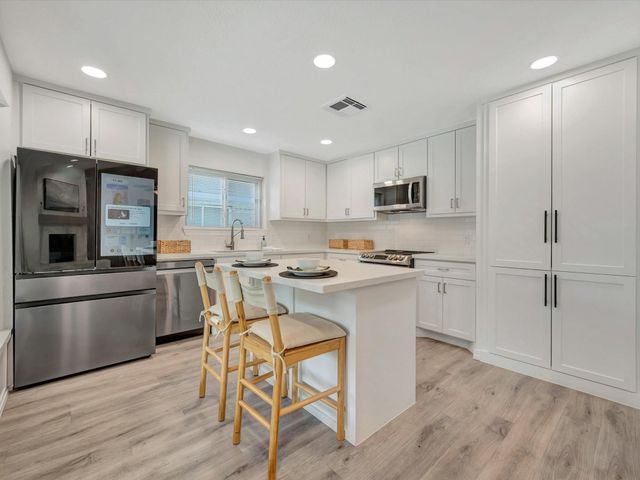109 Country Lane, League City, TX 77573
