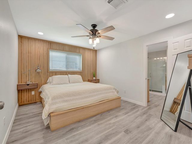 109 Country Lane, League City, TX 77573