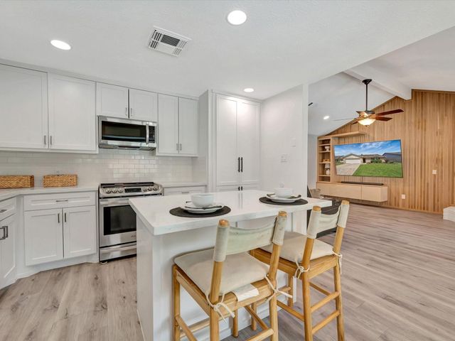 109 Country Lane, League City, TX 77573