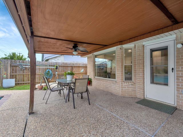 109 Country Lane, League City, TX 77573