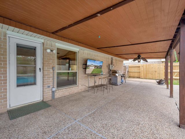 109 Country Lane, League City, TX 77573