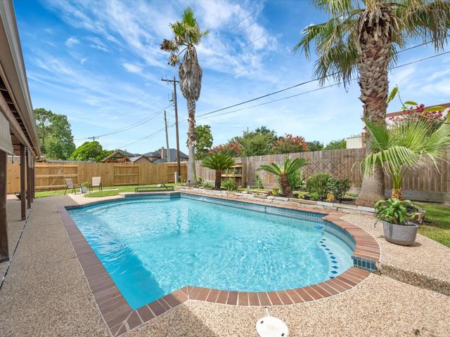 109 Country Lane, League City, TX 77573