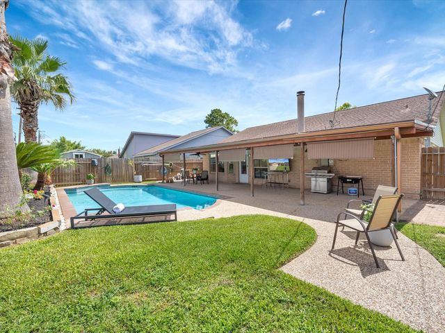 109 Country Lane, League City, TX 77573