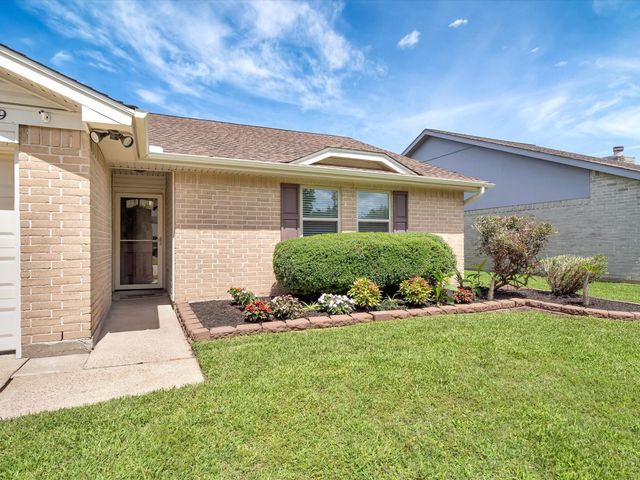 109 Country Lane, League City, TX 77573