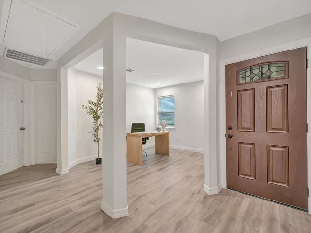 109 Country Lane, League City, TX 77573