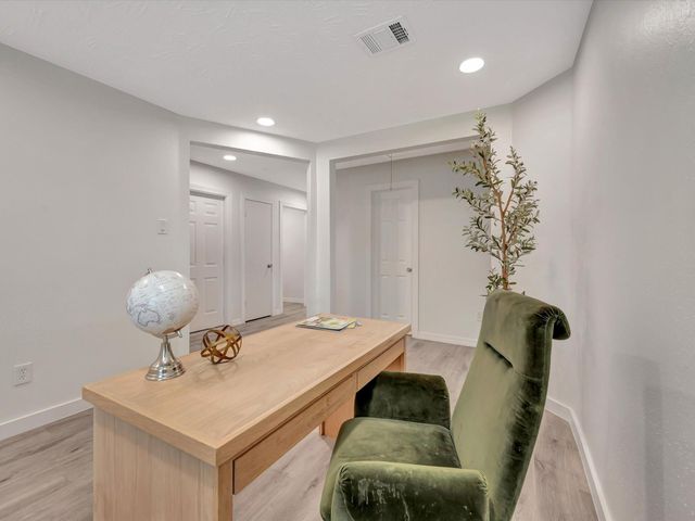 109 Country Lane, League City, TX 77573