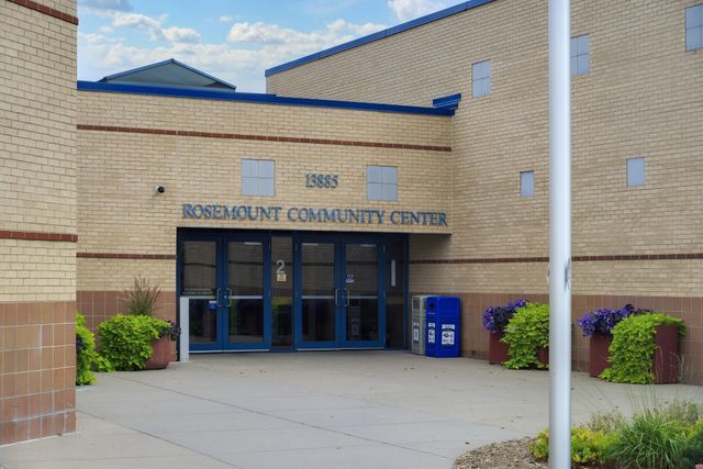 1093 Annagaire Curve, Rosemount, MN 55068