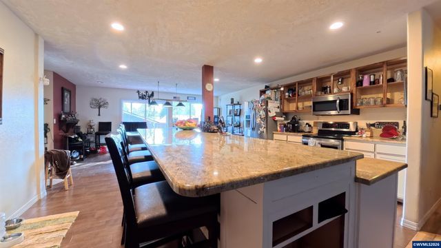 908 Browning Av S, Salem, OR 97302