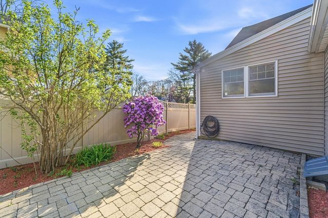 65 Spring St, Lexington, MA 02421