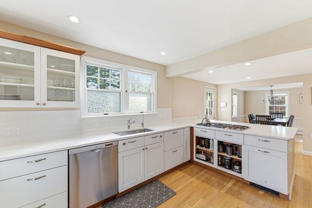 65 Spring St, Lexington, MA 02421
