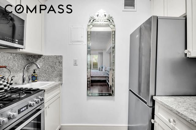 310 E 49th St Apt 1E, New York City, NY 10017