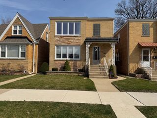 5805 N Merrimac Avenue, Chicago, IL 60646