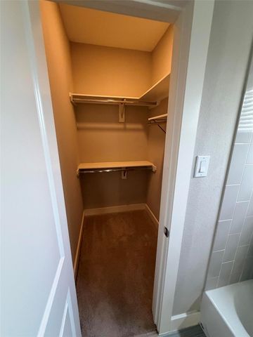 10806 Warwana Road A, Houston, TX 77043