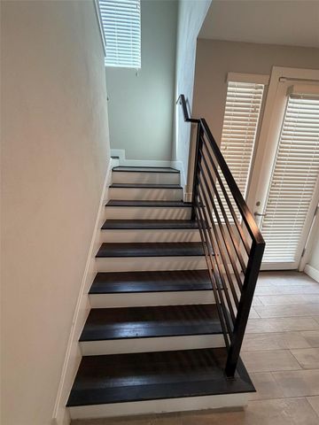 10806 Warwana Road A, Houston, TX 77043