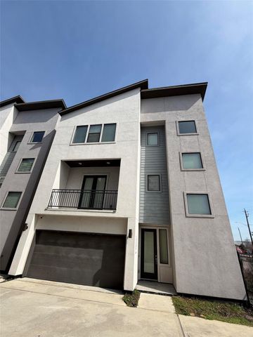 10806 Warwana Road A, Houston, TX 77043