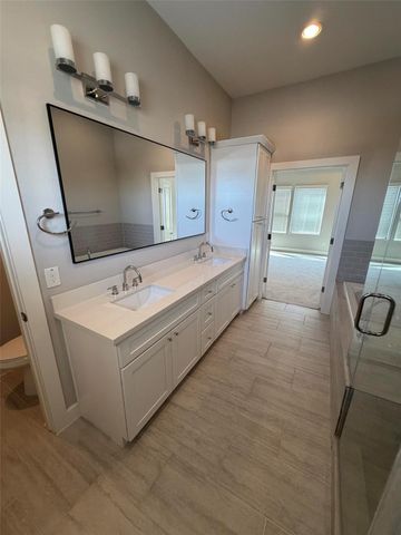 10806 Warwana Road A, Houston, TX 77043