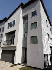 10806 Warwana Road A, Houston, TX 77043