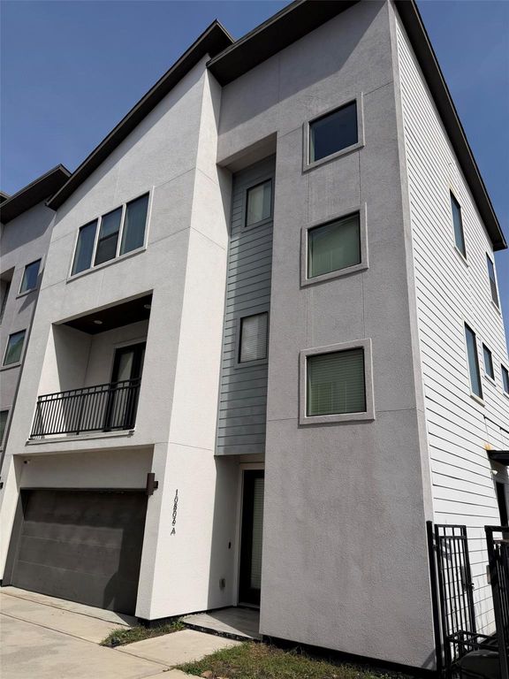 10806 Warwana Road A, Houston, TX 77043