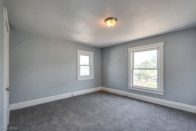 327 Schrock Place SW, Massillon, OH 44647