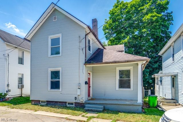 327 Schrock Place SW, Massillon, OH 44647