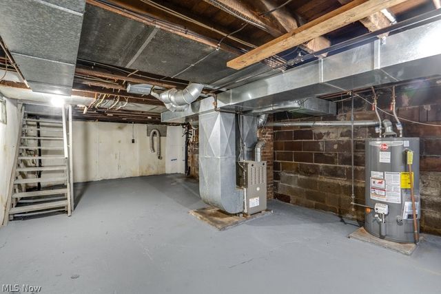 327 Schrock Place SW, Massillon, OH 44647