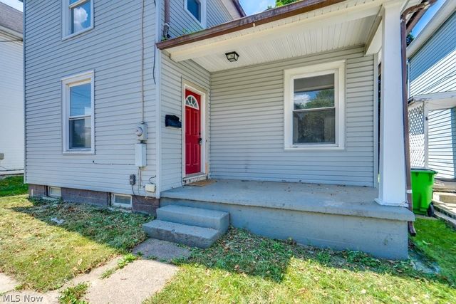 327 Schrock Place SW, Massillon, OH 44647