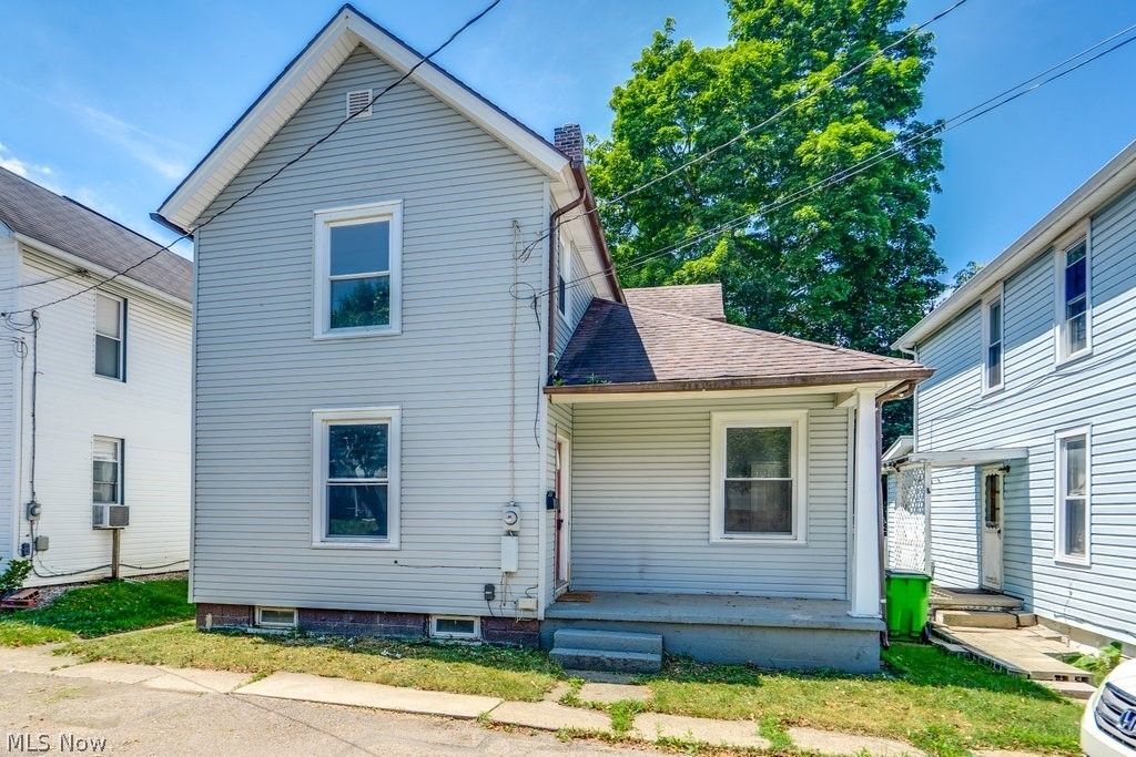 327 Schrock Place SW, Massillon, OH 44647