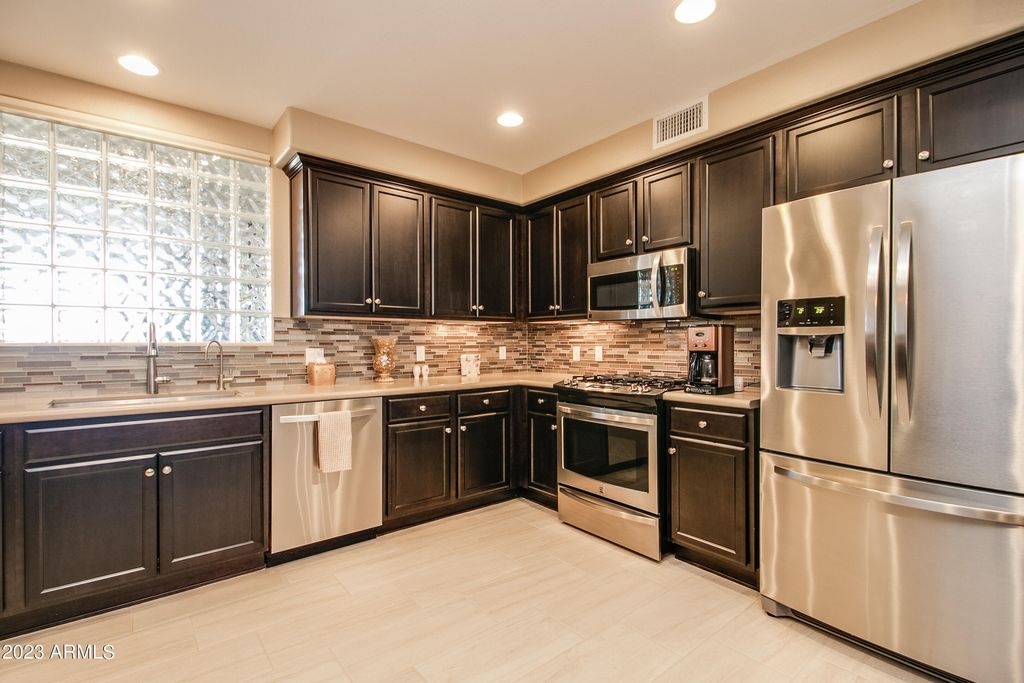 17850 N 68TH Street 2165, Phoenix, AZ 85054 — photo 3