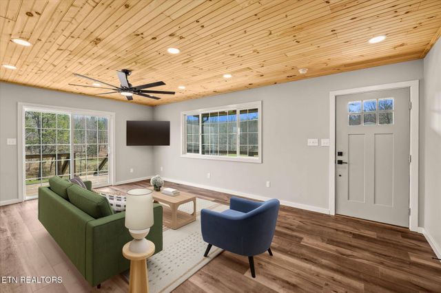 999 Smith Hall Rd, Jamestown, TN 38556