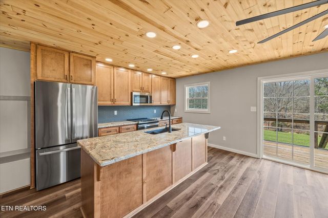 999 Smith Hall Rd, Jamestown, TN 38556