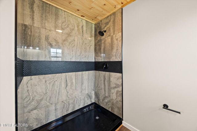 999 Smith Hall Rd, Jamestown, TN 38556