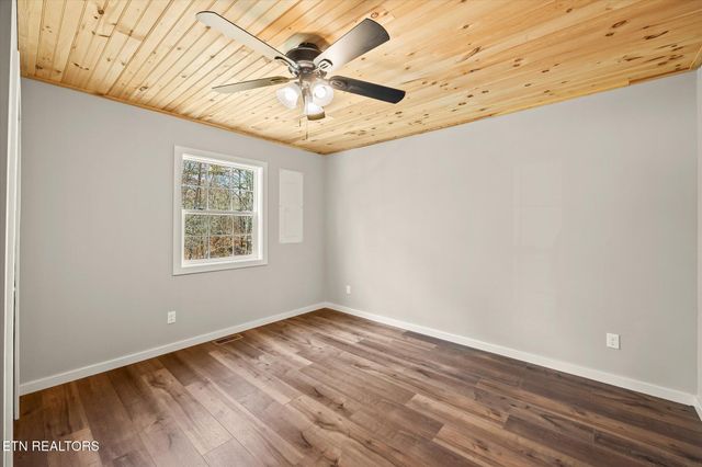 999 Smith Hall Rd, Jamestown, TN 38556