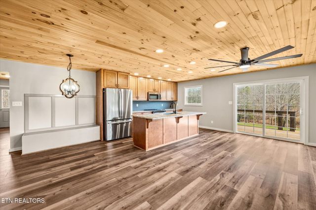 999 Smith Hall Rd, Jamestown, TN 38556