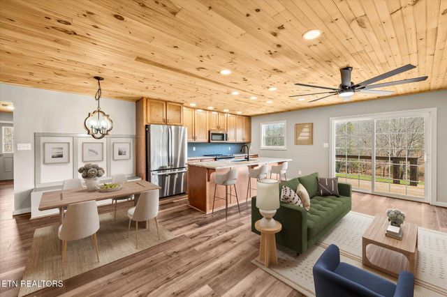 999 Smith Hall Rd, Jamestown, TN 38556