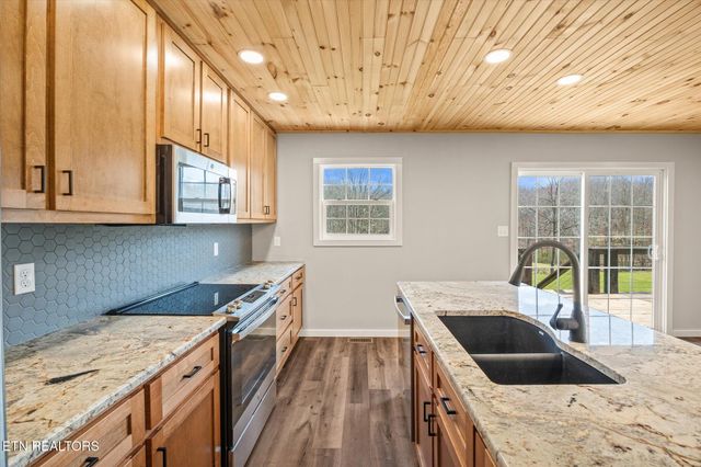 999 Smith Hall Rd, Jamestown, TN 38556