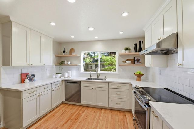 19123 Vineyard Lane, Saratoga, CA 95070