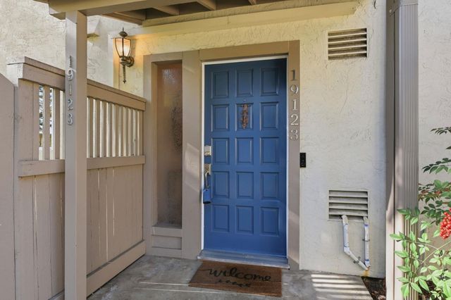 19123 Vineyard Lane, Saratoga, CA 95070