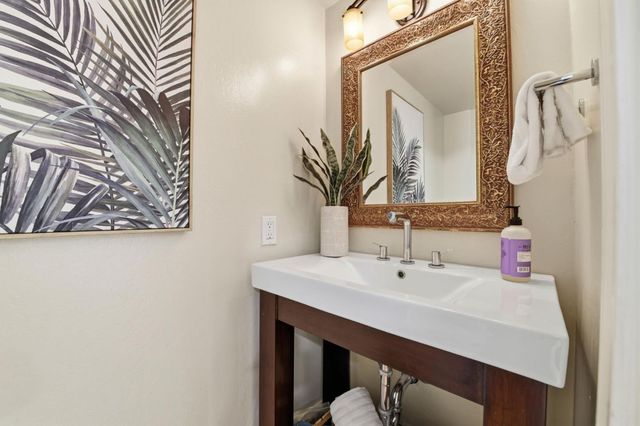 19123 Vineyard Lane, Saratoga, CA 95070