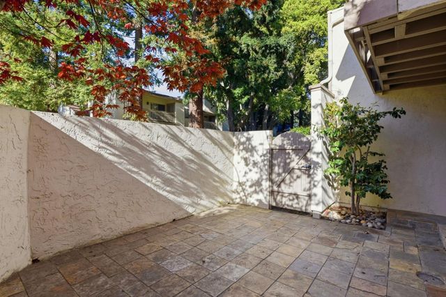 19123 Vineyard Lane, Saratoga, CA 95070